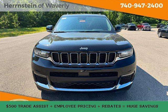 Photo of 2025 Diamond Black Crystal Pearlcoat Jeep Grand Cherokee L