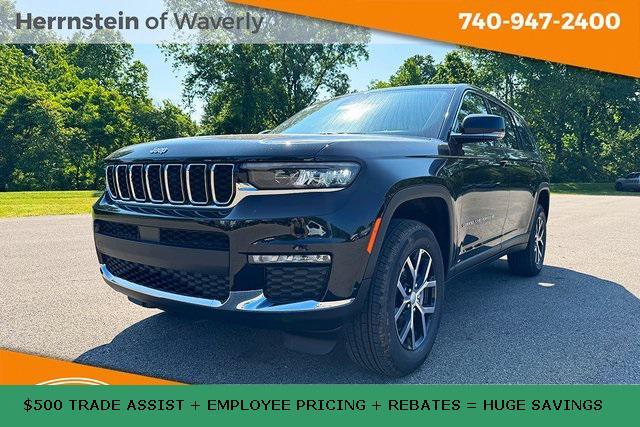 Photo of 2025 Diamond Black Crystal Pearlcoat Jeep Grand Cherokee L