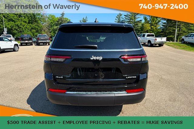 Photo of 2025 Diamond Black Crystal Pearlcoat Jeep Grand Cherokee L
