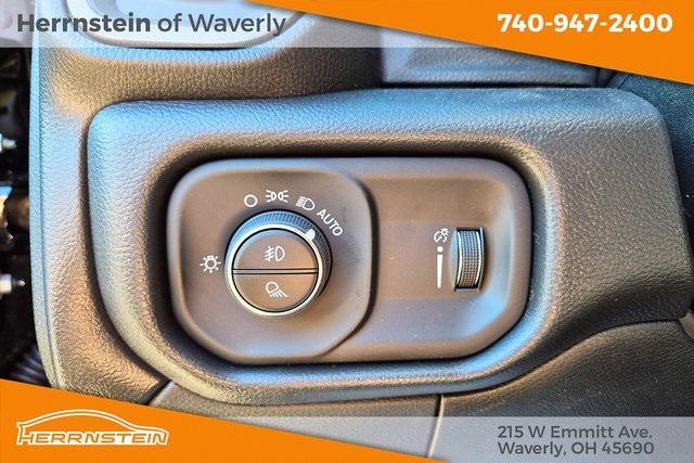 Photo of 2026 Diamond Black Crystal Pearlcoat RAM 2500
