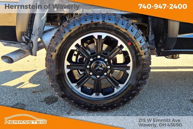 Photo of 2026 Diamond Black Crystal Pearlcoat RAM 2500