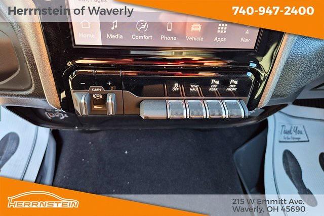 Photo of 2026 Diamond Black Crystal Pearlcoat RAM 2500