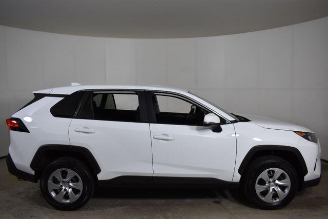 Photo of 2022 White Toyota RAV4