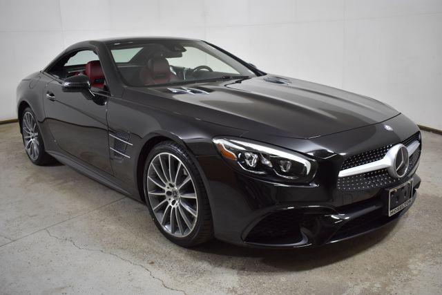 Photo of 2017 Obsidian Black Metallic Mercedes-Benz SL 550