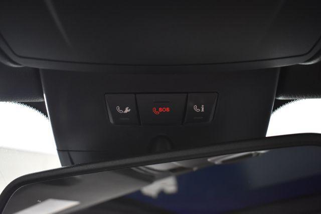 Photo of 2017 Obsidian Black Metallic Mercedes-Benz SL 550