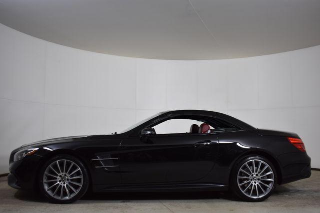 Photo of 2017 Obsidian Black Metallic Mercedes-Benz SL 550