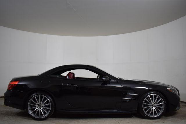 Photo of 2017 Obsidian Black Metallic Mercedes-Benz SL 550