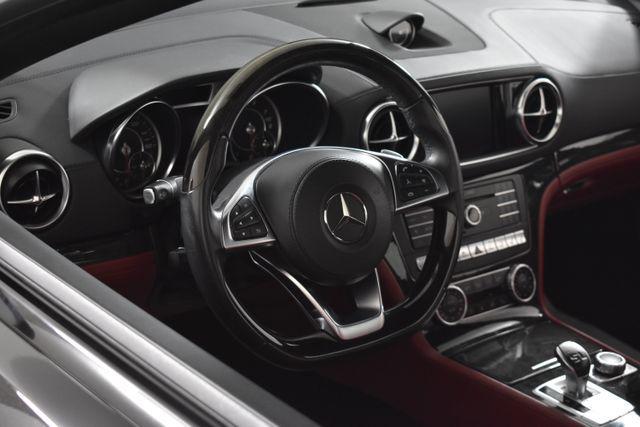 Photo of 2017 Obsidian Black Metallic Mercedes-Benz SL 550