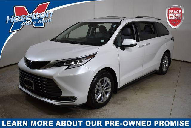 Photo of 2024 Wind Chill Pearl Toyota Sienna