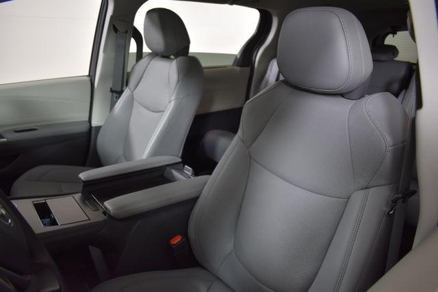 Photo of 2024 Wind Chill Pearl Toyota Sienna