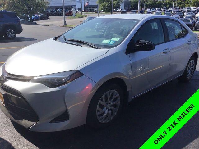 Photo of 2018 Classic Silver Metallic Toyota Corolla