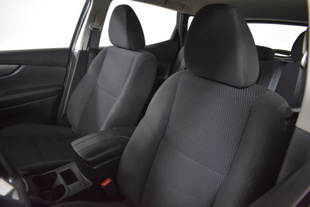 Photo of 2019 Magnetic Black Pearl Nissan Rogue Sport