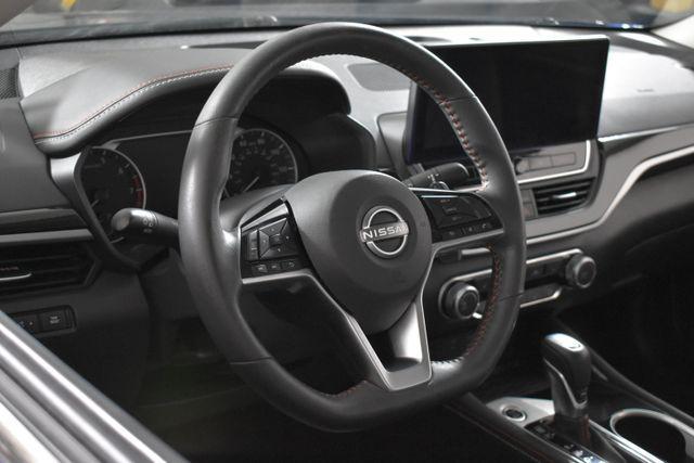 Photo of 2023 Deep Blue Pearl Nissan Altima