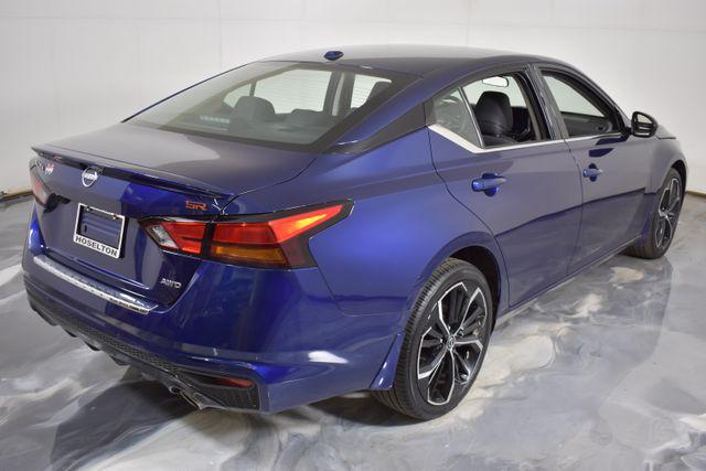 Photo of 2023 Deep Blue Pearl Nissan Altima