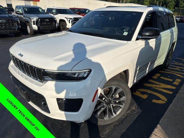 Photo of 2021 Bright White Clearcoat Jeep Grand Cherokee L