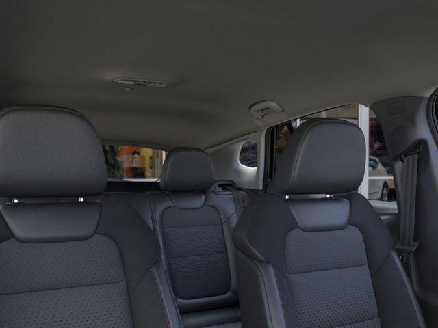 Photo of 2025 Summit White Chevrolet Trax