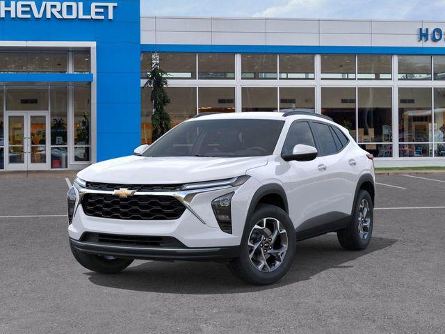Photo of 2025 Summit White Chevrolet Trax