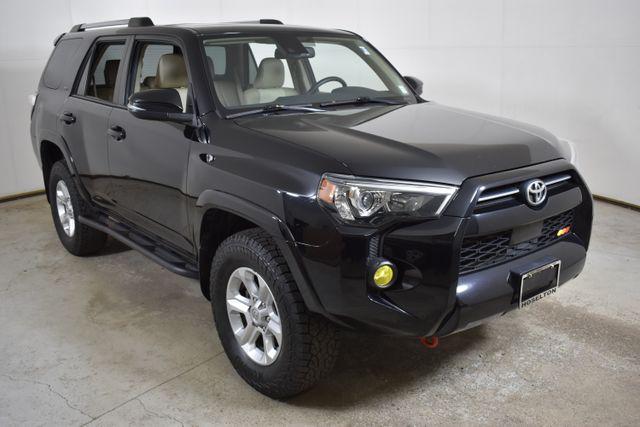 Photo of 2020 Midnight Black Metallic Toyota 4Runner
