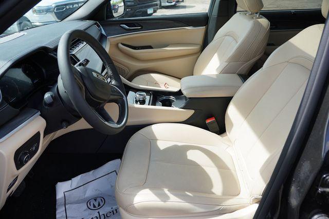 Photo of 2024 Rocky Mountain Pearlcoat Jeep Grand Cherokee L