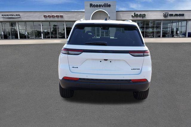 Photo of 2025 Bright White Clearcoat Jeep Grand Cherokee