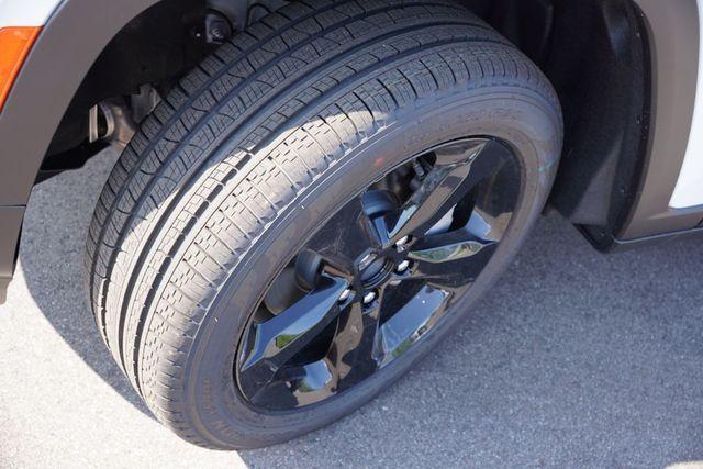 Photo of 2025 Bright White Clearcoat Jeep Grand Cherokee