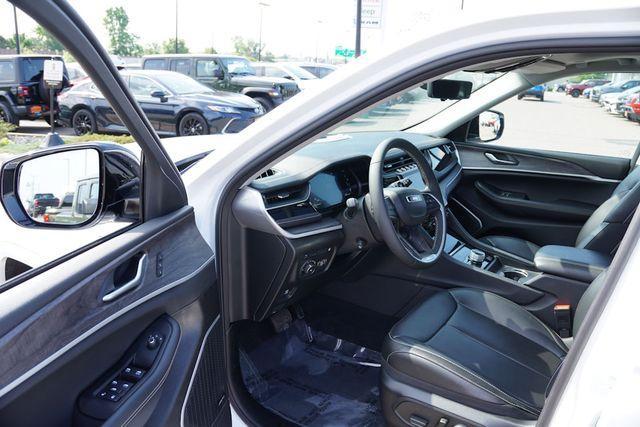 Photo of 2023 Bright White Clearcoat Jeep Grand Cherokee 4xe