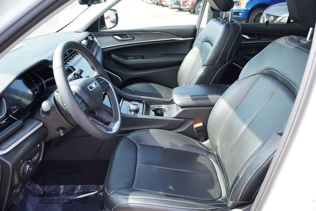 Photo of 2023 Bright White Clearcoat Jeep Grand Cherokee 4xe
