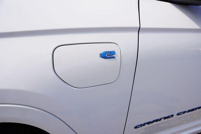 Photo of 2023 Bright White Clearcoat Jeep Grand Cherokee 4xe