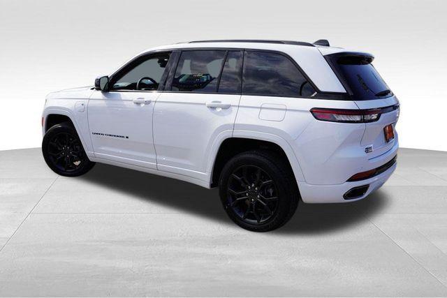 Photo of 2023 Bright White Clearcoat Jeep Grand Cherokee 4xe