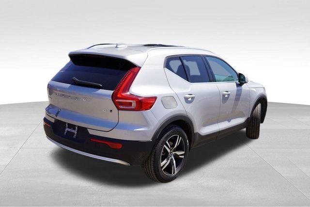 Photo of 2025 Silver Volvo XC40