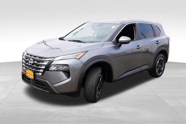 Photo of 2024 Gun Metallic Nissan Rogue