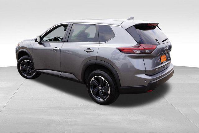 Photo of 2024 Gun Metallic Nissan Rogue