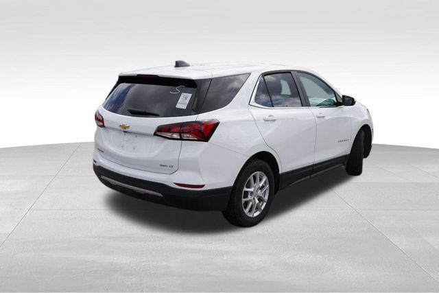 Photo of 2024 Summit White Chevrolet Equinox