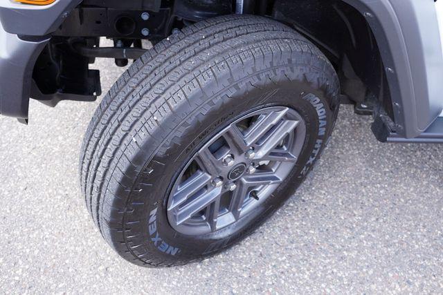 Photo of 2025 Bright White Clearcoat Jeep Wrangler