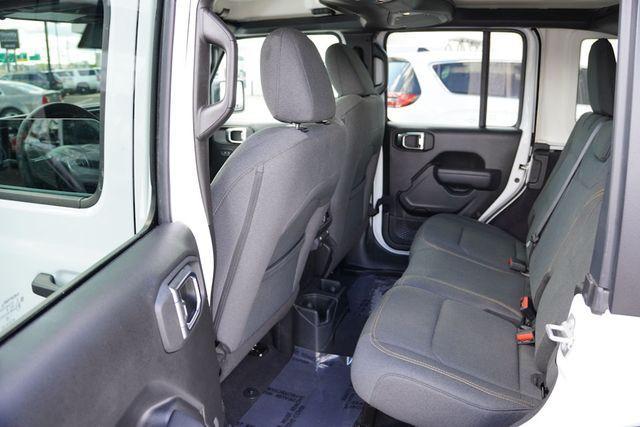 Photo of 2025 Bright White Clearcoat Jeep Wrangler