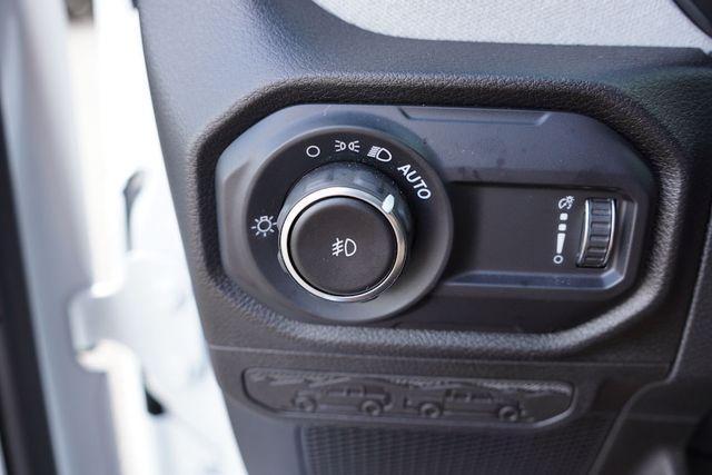 Photo of 2025 Bright White Clearcoat Jeep Wrangler