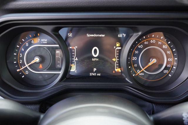 Photo of 2025 Bright White Clearcoat Jeep Wrangler