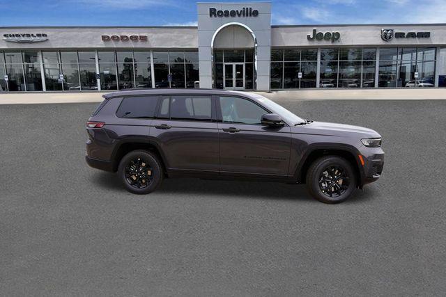 Photo of 2025 Metallic Jeep Grand Cherokee L