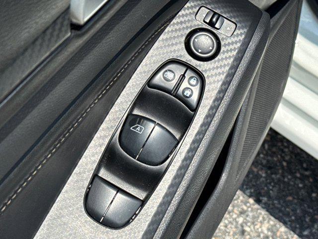 Photo of 2019 Glacier White Nissan Altima