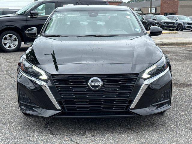 Photo of 2023 Super Black Nissan Altima