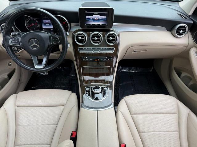 Photo of 2019 White Mercedes-Benz GLC 300