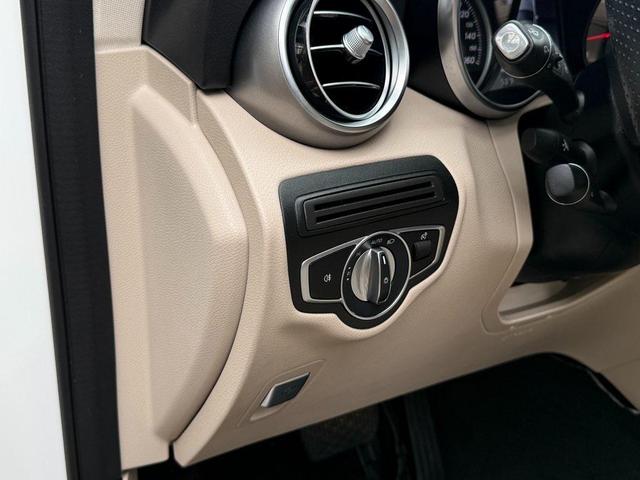 Photo of 2019 White Mercedes-Benz GLC 300