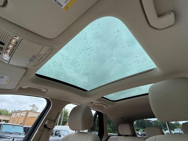 Photo of 2019 White Mercedes-Benz GLC 300