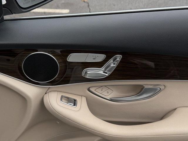 Photo of 2019 White Mercedes-Benz GLC 300