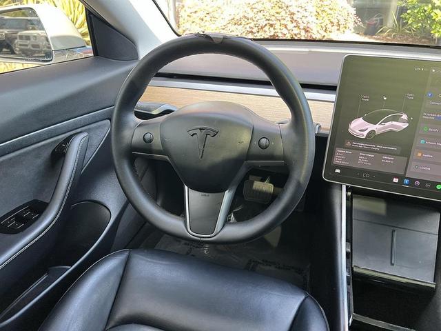 Photo of 2020 Pearl White Multi-Coat Tesla Model 3