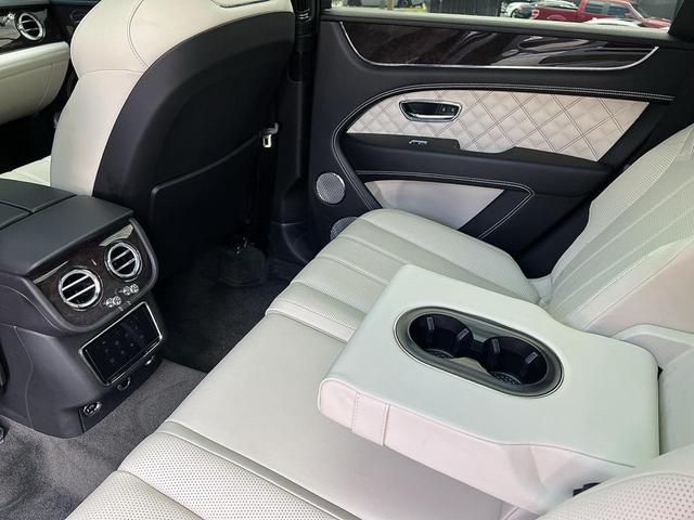 Photo of 2021 Orange Flame Bentley Bentayga