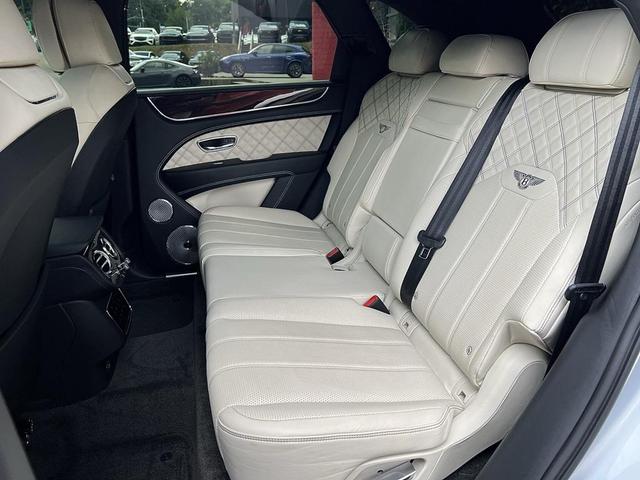 Photo of 2021 Orange Flame Bentley Bentayga