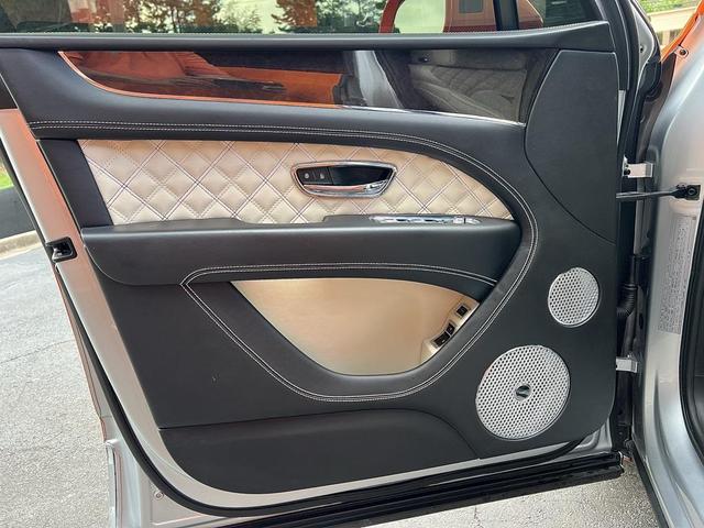 Photo of 2021 Orange Flame Bentley Bentayga