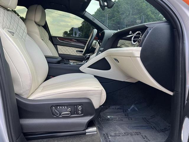 Photo of 2021 Orange Flame Bentley Bentayga