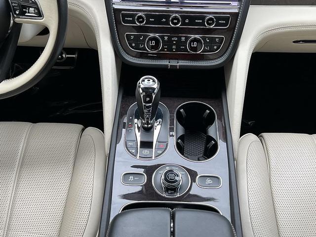 Photo of 2021 Orange Flame Bentley Bentayga